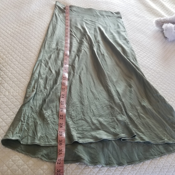 Quince | 100% Silk Skirt - Picture 8 of 8